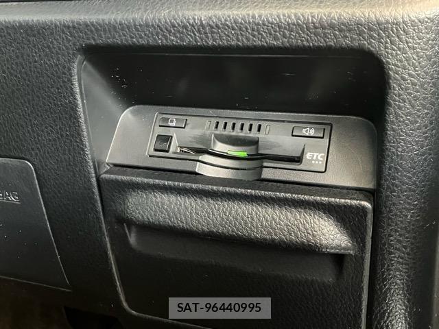 Toyota VOXY 2016-12 8551764-19