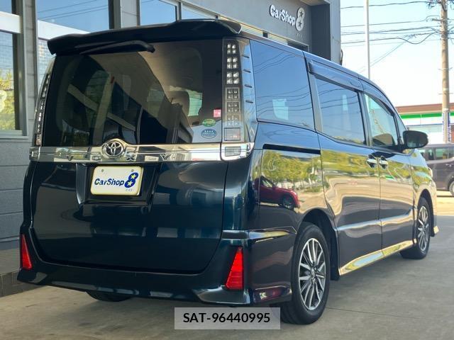 Toyota VOXY 2016-12 8551764-5