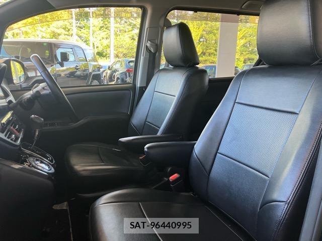 Toyota VOXY 2016-12 8551764-6