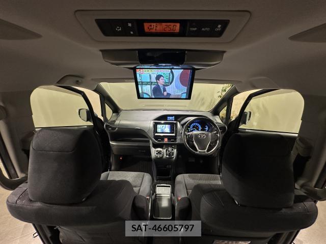 Toyota VOXY 2014-06 8551790-2