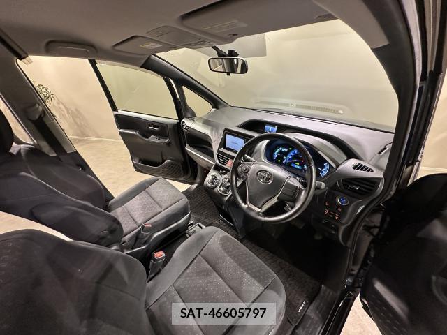 Toyota VOXY 2014-06 8551790-5
