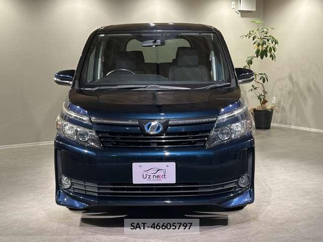 Toyota VOXY 2014-06 8551790-9
