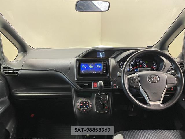 Toyota VOXY 2015-12 8551820-1