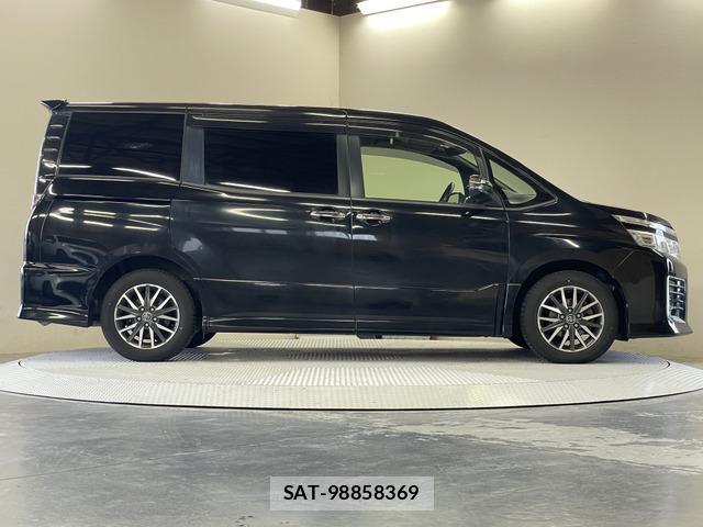 Toyota VOXY 2015-12 8551820-16