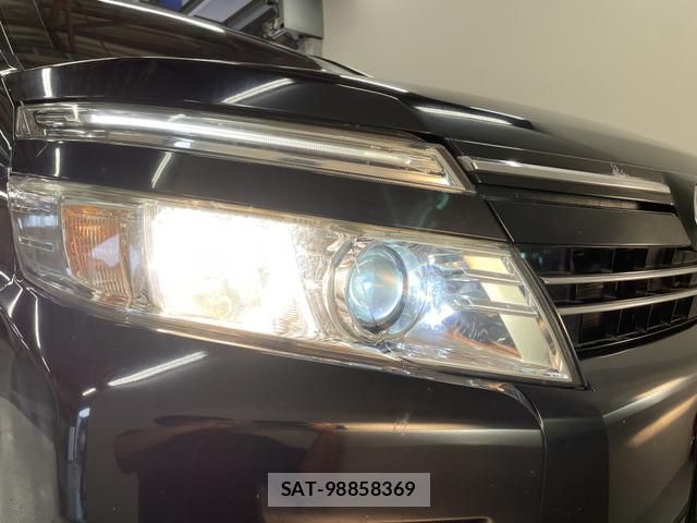 Toyota VOXY 2015-12 8551820-17