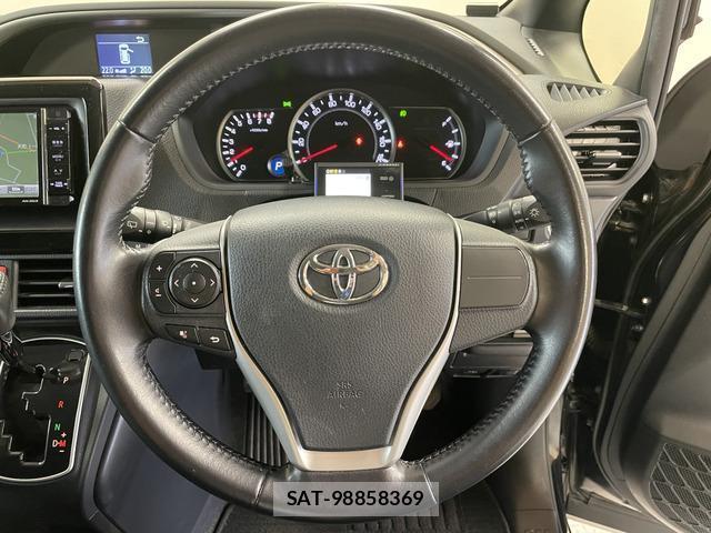 Toyota VOXY 2015-12 8551820-18