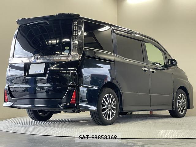 Toyota VOXY 2015-12 8551820-9