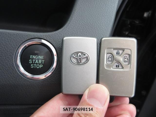 Toyota VOXY 2009-08 8551824-2