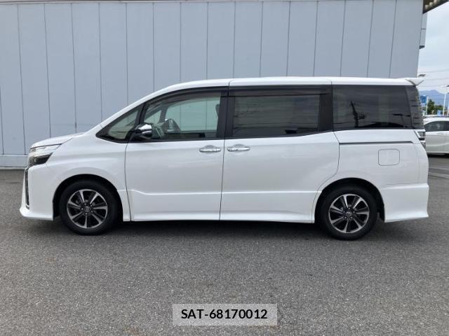 Toyota VOXY 2018-08 8551830-1