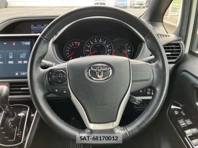 Toyota VOXY 2018-08 8551830-14