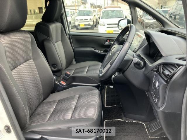 Toyota VOXY 2018-08 8551830-3