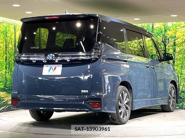 Toyota VOXY 2022-12 8551901-17