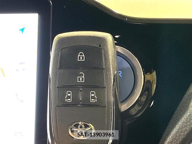 Toyota VOXY 2022-12 8551901-7