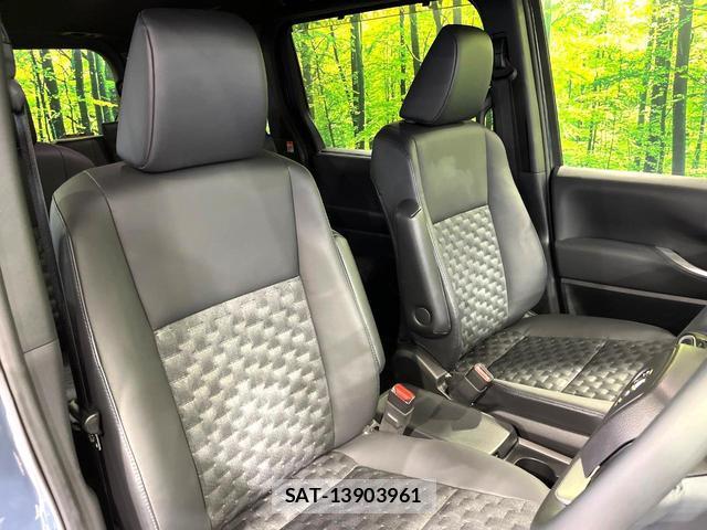 Toyota VOXY 2022-12 8551901-8