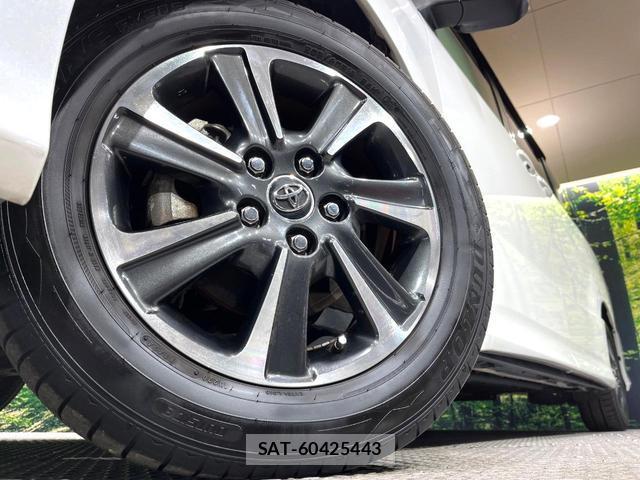 Toyota VOXY 2017-07 8551907-12