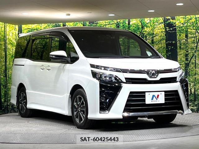 Toyota VOXY 2017-07 8551907-15