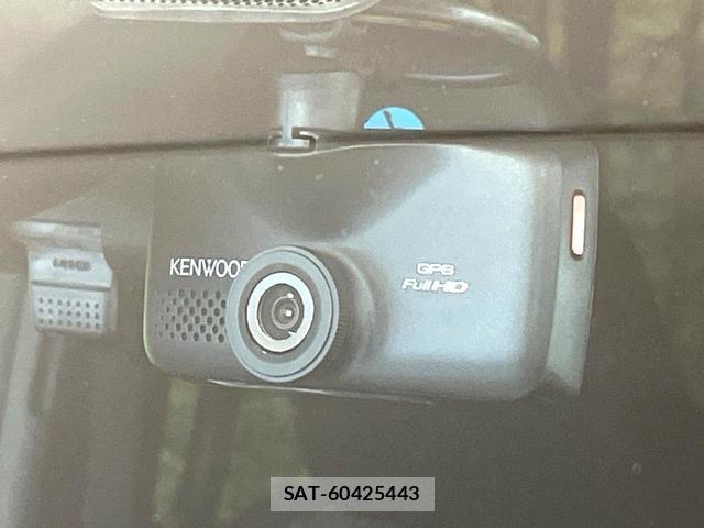 Toyota VOXY 2017-07 8551907-5