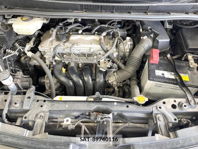 Toyota VOXY 2015-04 8552109-19