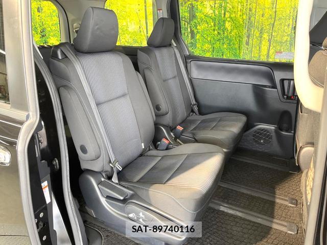 Toyota VOXY 2015-04 8552109-8