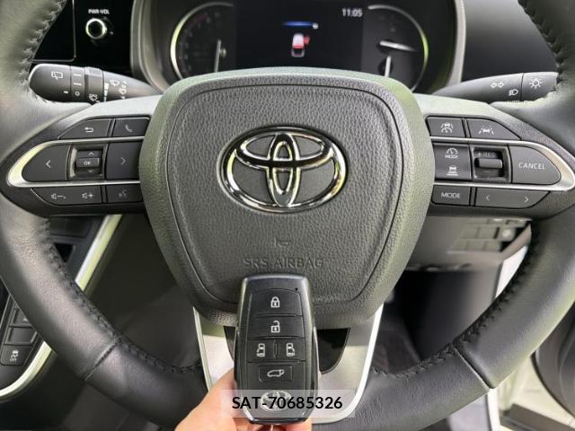 Toyota VOXY 2022-08 8552262-14