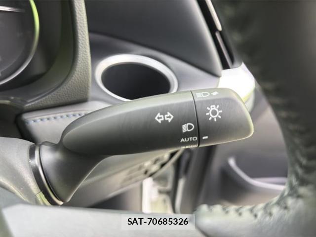 Toyota VOXY 2022-08 8552262-15
