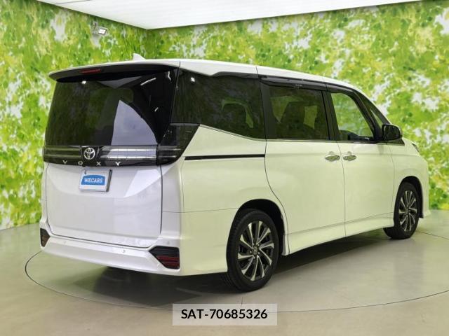 Toyota VOXY 2022-08 8552262-2