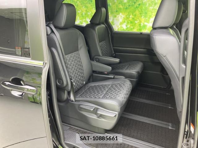 Toyota VOXY 2024-09 8552276-4