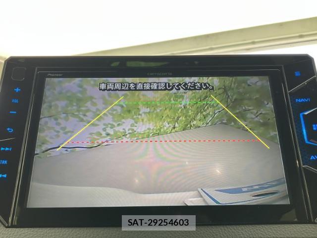 Toyota VOXY 2018-02 8552343-13