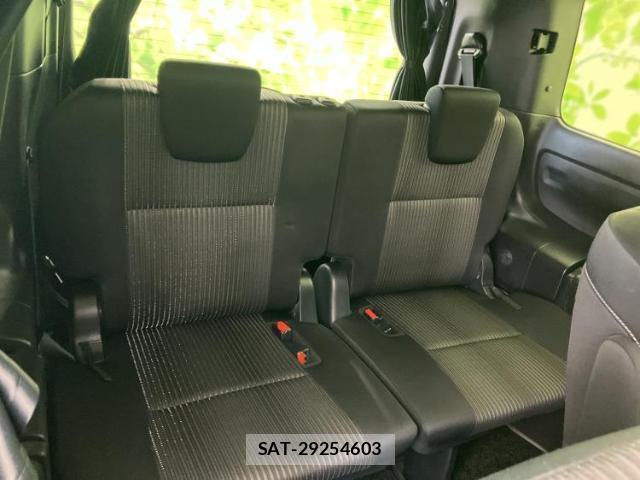 Toyota VOXY 2018-02 8552343-5