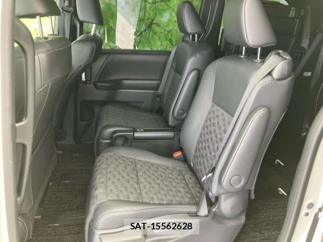 Toyota VOXY 2023-05 8552345-6