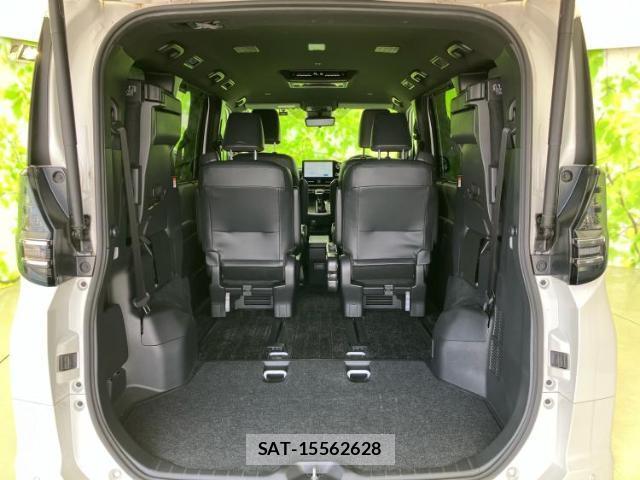 Toyota VOXY 2023-05 8552345-7