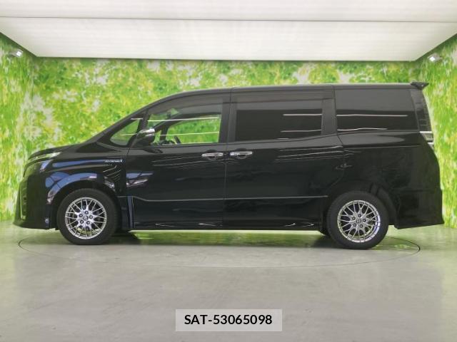 Toyota VOXY 2019-12 8552366-1
