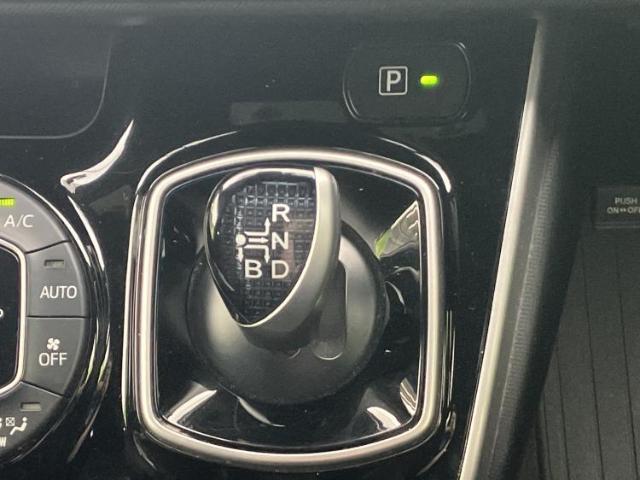 Toyota VOXY 2019-12 8552366-17