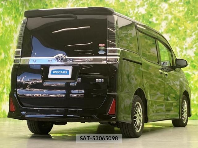 Toyota VOXY 2019-12 8552366-2