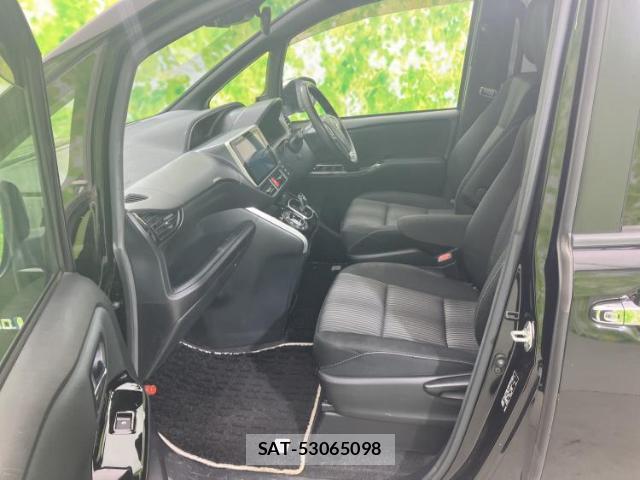 Toyota VOXY 2019-12 8552366-6