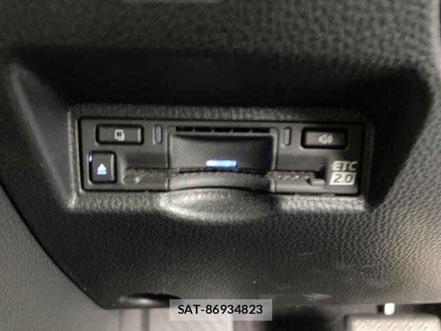 Toyota VOXY 2022-08 8552398-17