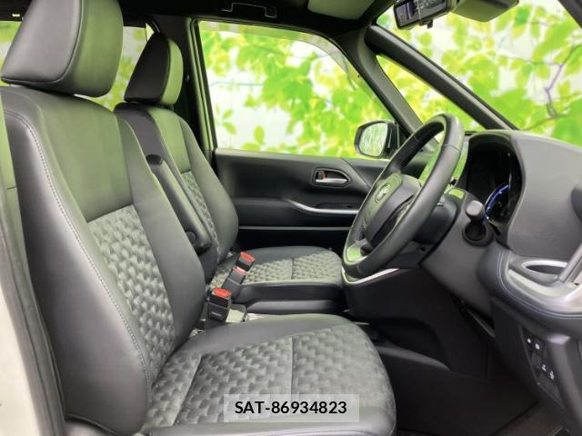 Toyota VOXY 2022-08 8552398-3