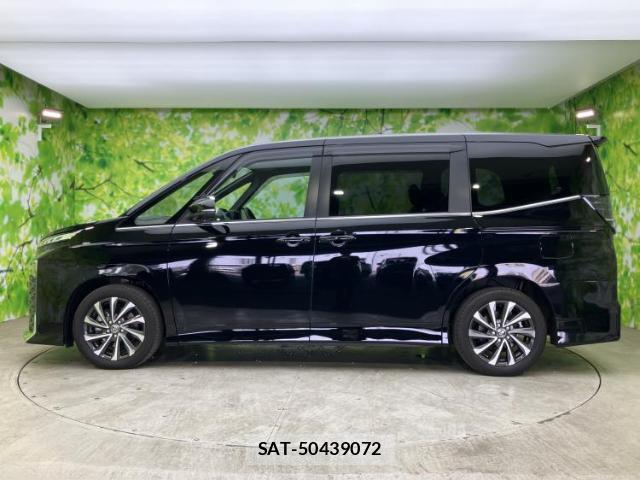 Toyota VOXY 2024-08 8552446-1