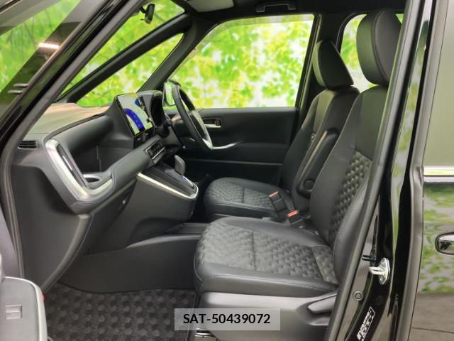 Toyota VOXY 2024-08 8552446-6