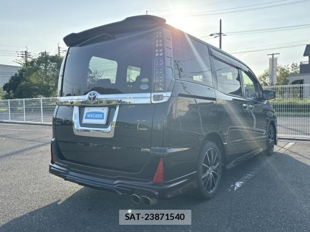 Toyota VOXY 2014-02 8552462-2