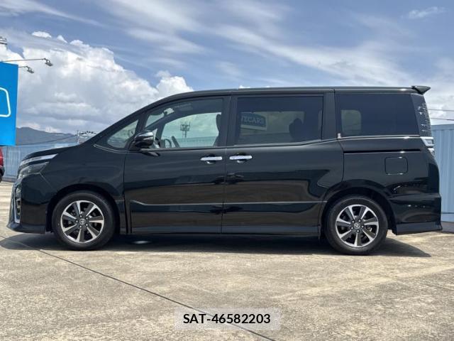 Toyota VOXY 2020-05 8552510-1