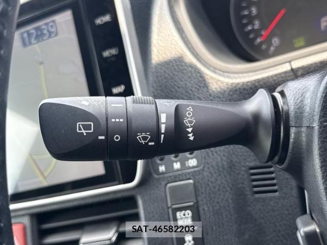 Toyota VOXY 2020-05 8552510-16