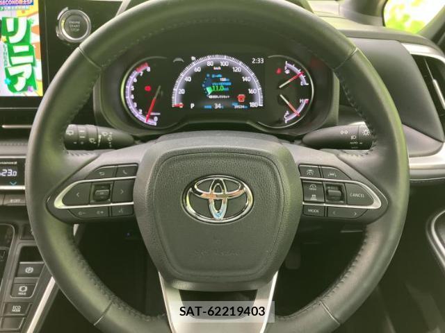 Toyota VOXY 2023-04 8552541-14