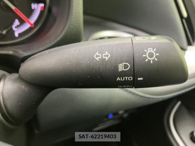 Toyota VOXY 2023-04 8552541-17