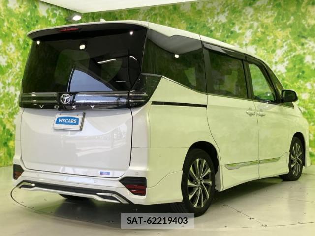 Toyota VOXY 2023-04 8552541-2