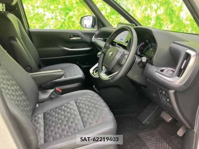 Toyota VOXY 2023-04 8552541-3