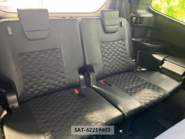 Toyota VOXY 2023-04 8552541-5