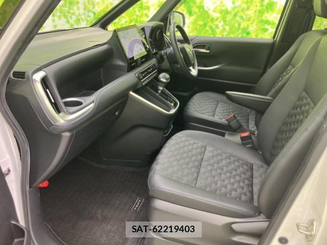 Toyota VOXY 2023-04 8552541-6