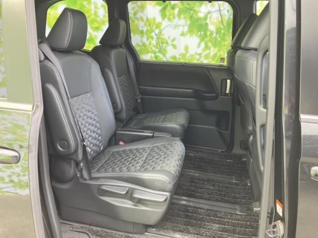 Toyota VOXY 2025-07 8552574-4