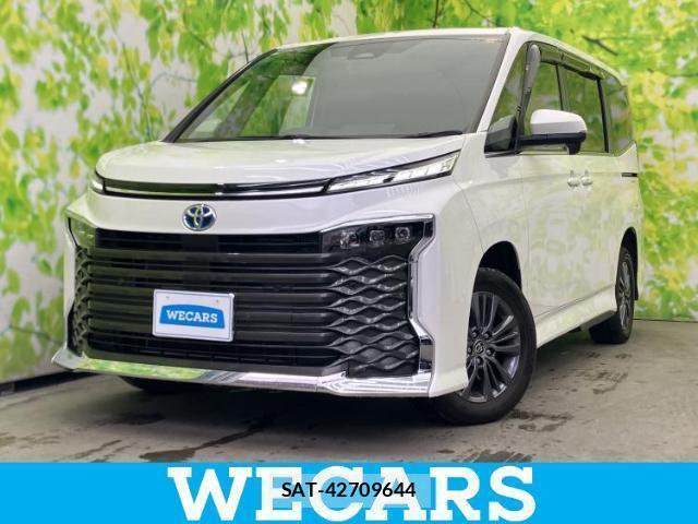 Toyota VOXY 2023-11 8552630-0